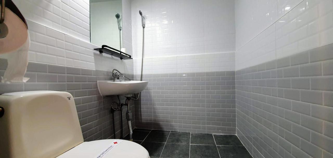 New Sun Guesthouse Myeongdong Seoul Exterior photo