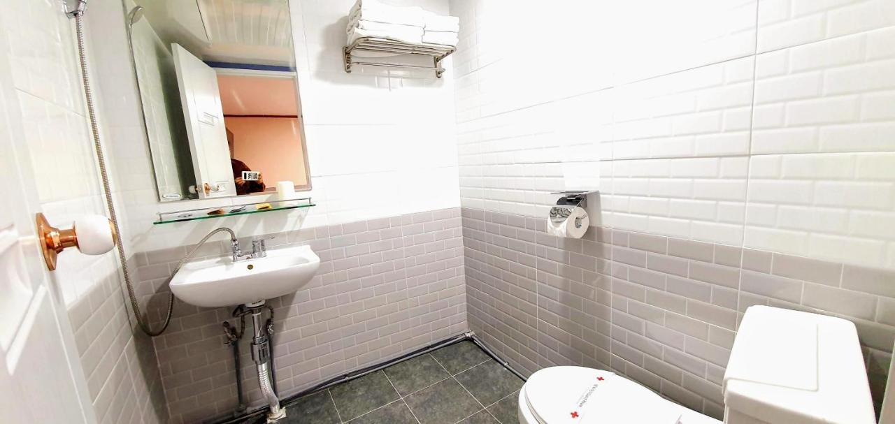 New Sun Guesthouse Myeongdong Seoul Exterior photo